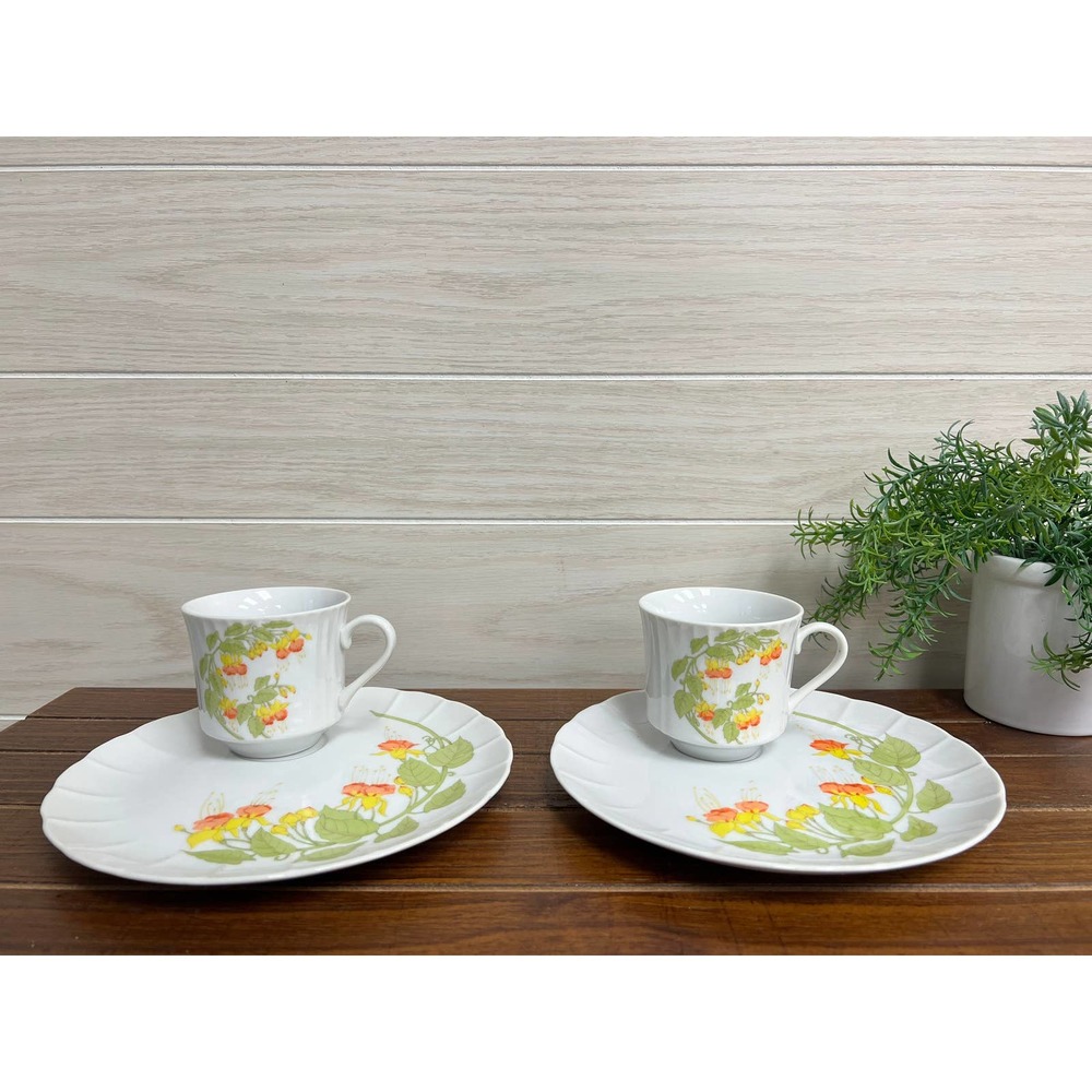 Floral Vintage Snack Set / Snack Plates and Cups